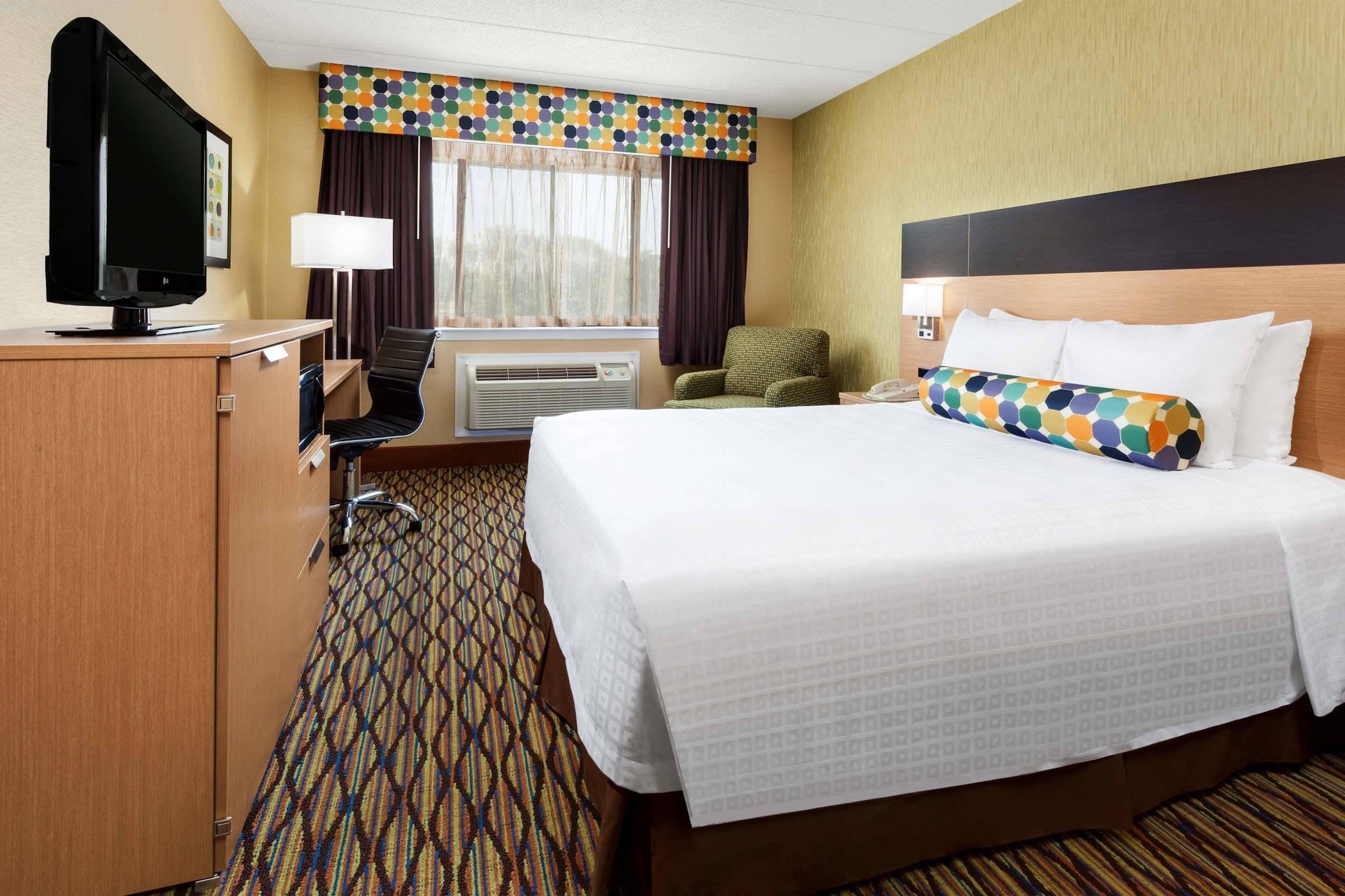Best Western Leisure Inn Lakewood Exteriör bild